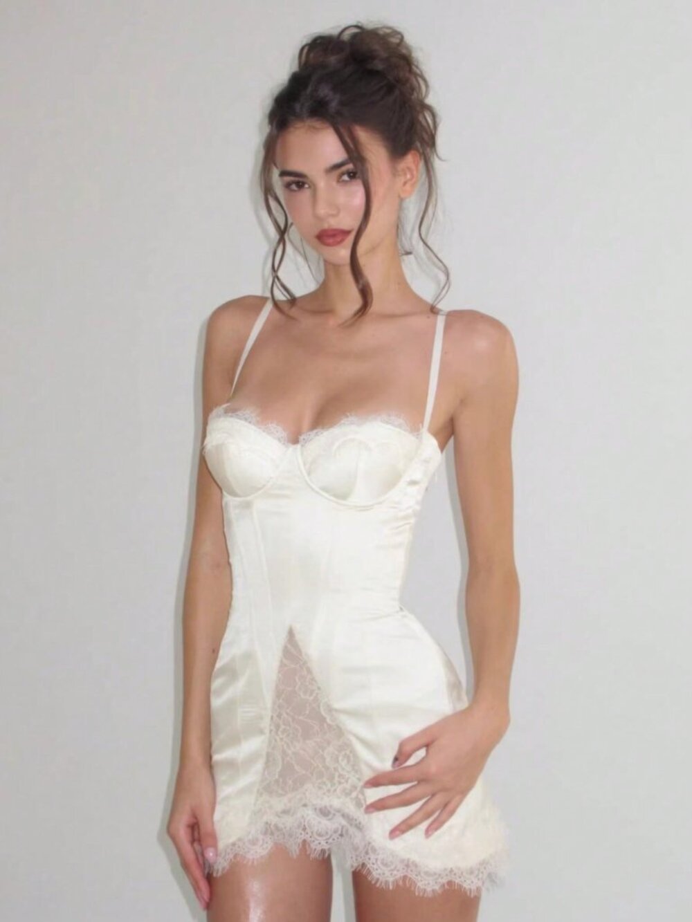White Elegant Women's Slimming Strapless Suspender Dress With Lace Patchwork - Picture 3 of 4